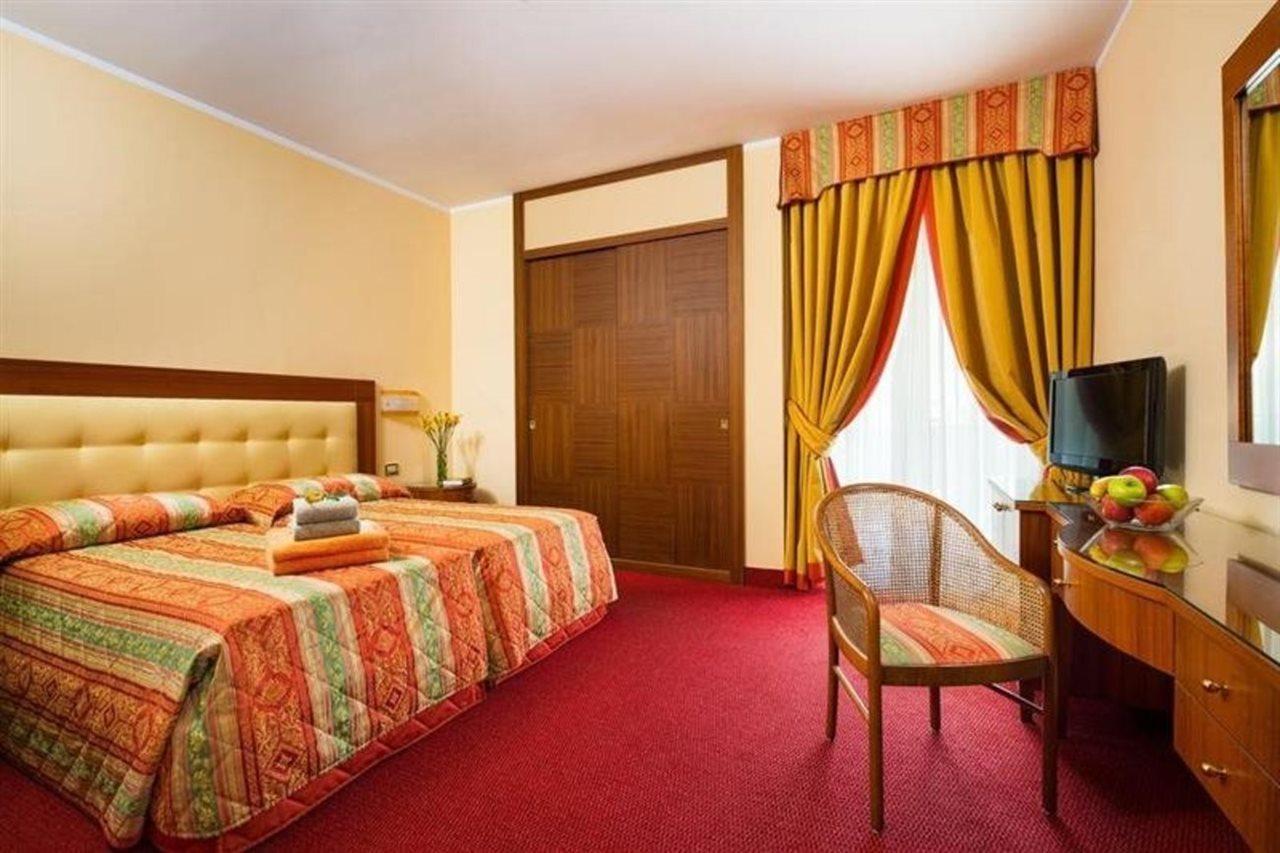 Hotel Metropole أبانو تيرمي المظهر الخارجي الصورة